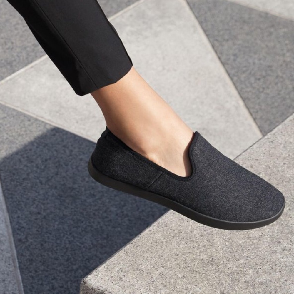 Allbirds women’s Black wool slip on loungers shoes - Picture 2 of 8